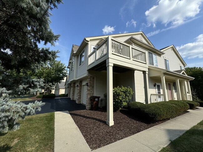 Building Photo - 6251 Commonwealth Dr