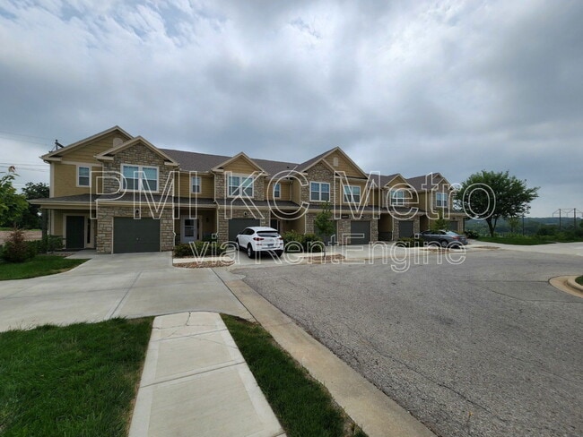 Building Photo - 16069 Fontana St
