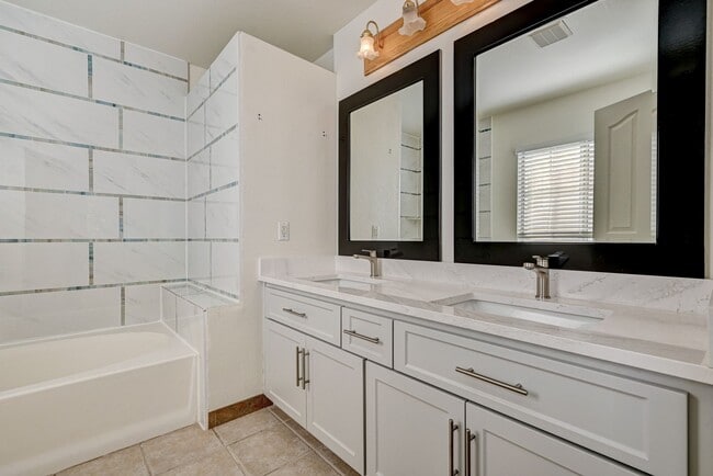 Building Photo - Tri-Level Home with Pool & Spa in Henderson, 89074