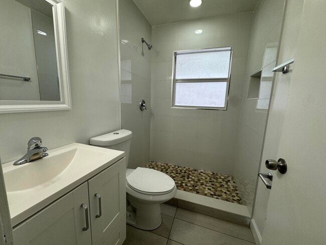 Building Photo - 1235 Beach Rd