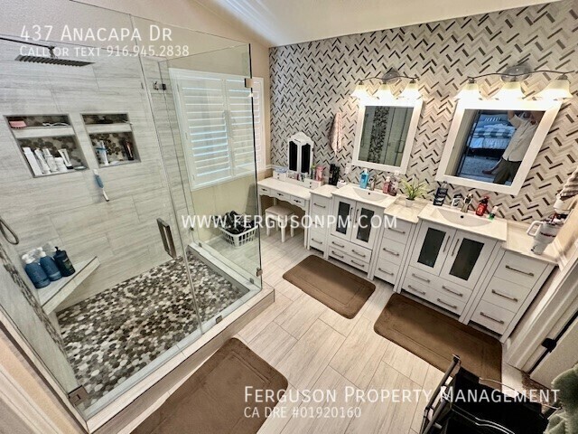 Building Photo - 437 Anacapa Dr