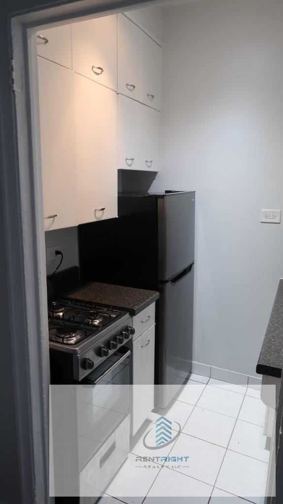 Building Photo - 534 W Stratford Pl