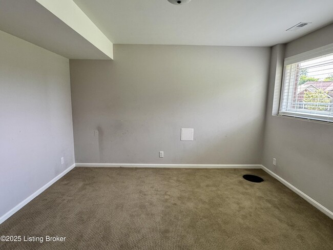 Building Photo - 1606 Church Side Dr