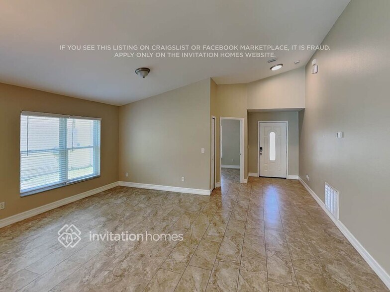 Building Photo - 2004 Locust Berry Dr