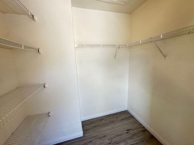 Building Photo - 5415 W Harmon Ave