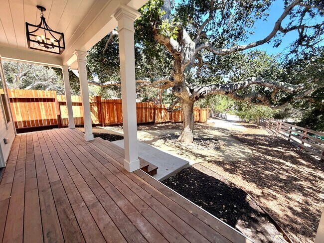 Building Photo - New Modern Farmhouse Cottage Coming Soon!