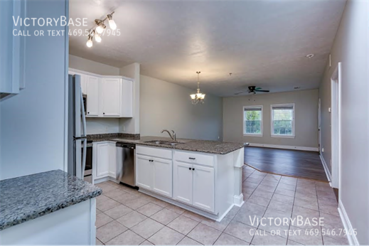 Building Photo - 410 Creekside Ln