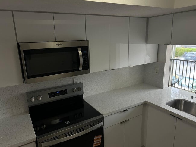 Building Photo - 9441 SW 4th St