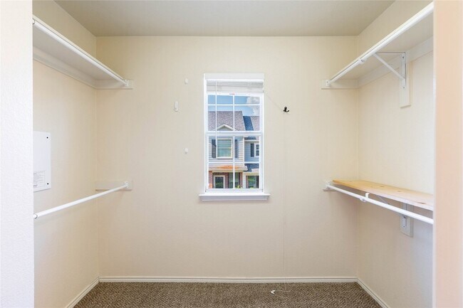 Building Photo - 2228 Stonepark Pl