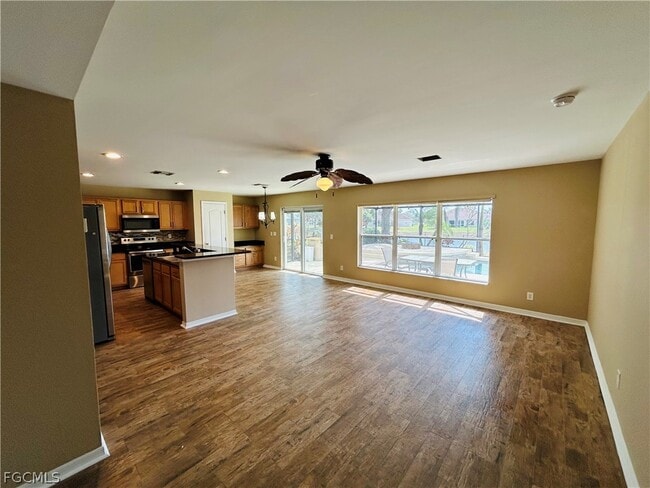 Building Photo - 18270 Pine Nut Ct