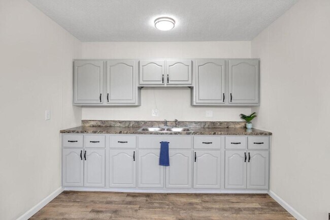 Building Photo - 4109 Weaver Ave