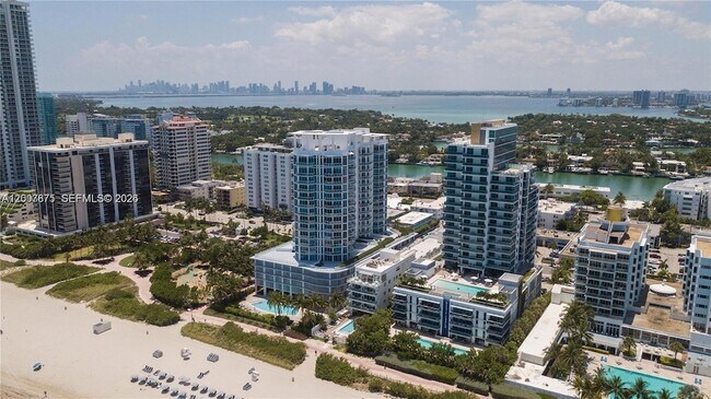 Building Photo - 6515 Collins Ave