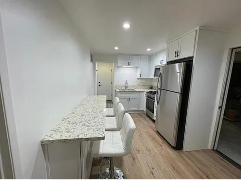 Building Photo - 22331 Vanowen St