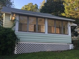 Building Photo - 33 Woodbine St