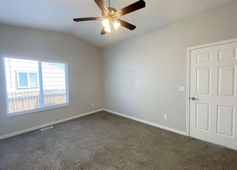 Building Photo - 43410 Excursion Dr