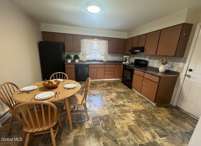 Building Photo - 11-21-21 Ashdown Rd