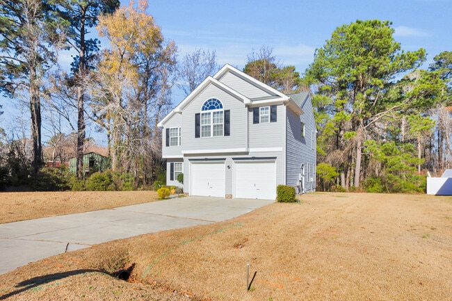 Building Photo - 109 Trinity Dr