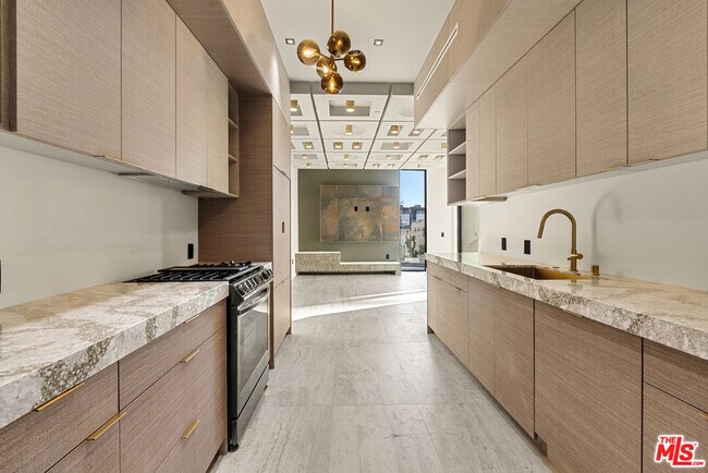 Building Photo - 1021 N Ogden Dr