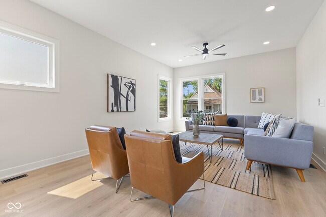 Building Photo - 1405 Deloss St