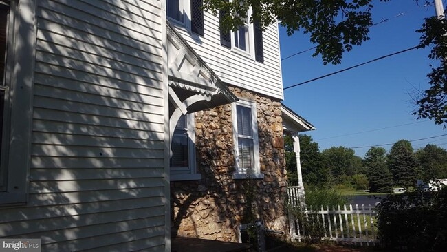 Building Photo - 2902 Lower Saucon Rd