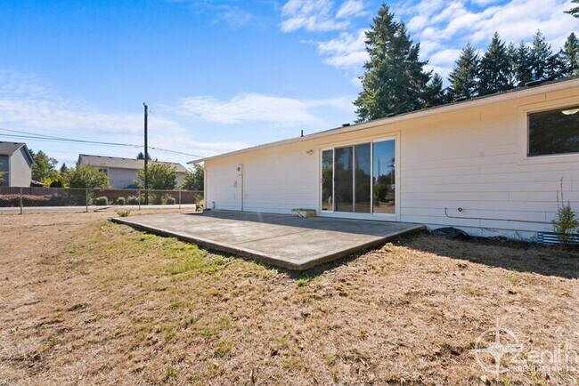 Building Photo - 8805 NE 90th Ave