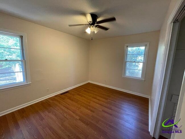 Building Photo - 107 Springdale Dr