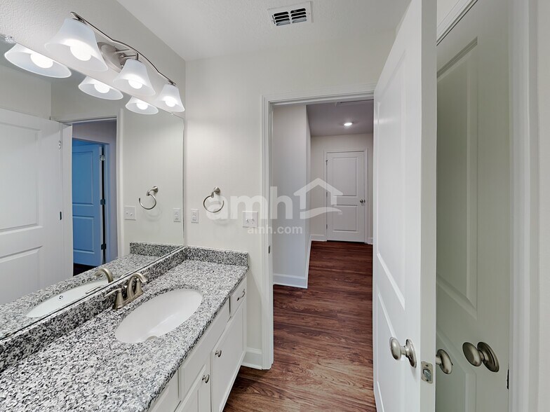 Building Photo - 4237 Reisswood Loop