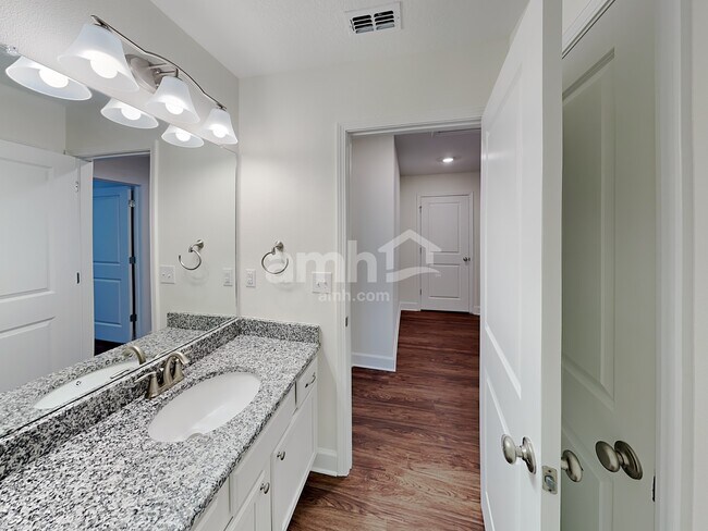Building Photo - 4607 Reisswood Lp