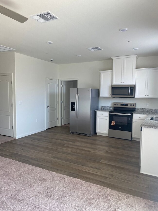 Building Photo - Brand New Home!