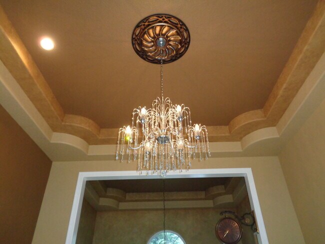 Building Photo - 17083 SW Arbutus Dr