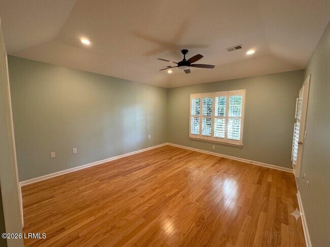 Building Photo - 1305 Rowland Dr
