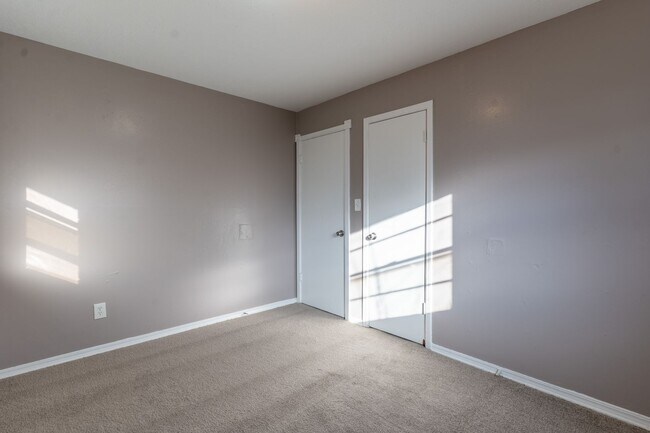 Building Photo - 3016 SW 68th St