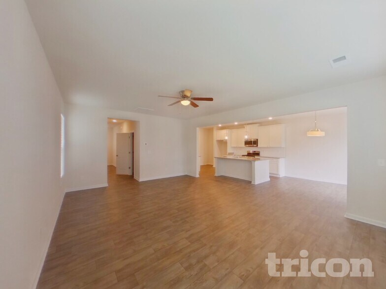 Building Photo - 222 Savannah Wood Rd