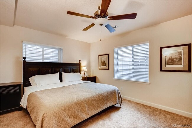 Building Photo - 511 E Hinsdale Ave