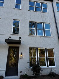 Building Photo - 2617 Camphor Xing