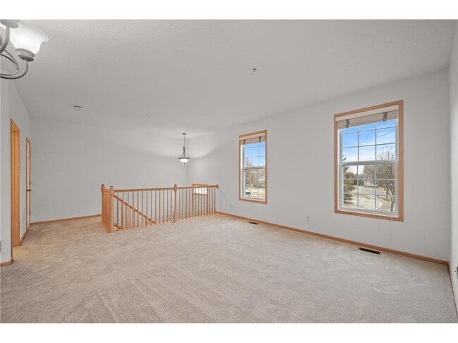 Building Photo - 9995 Wildflower Dr