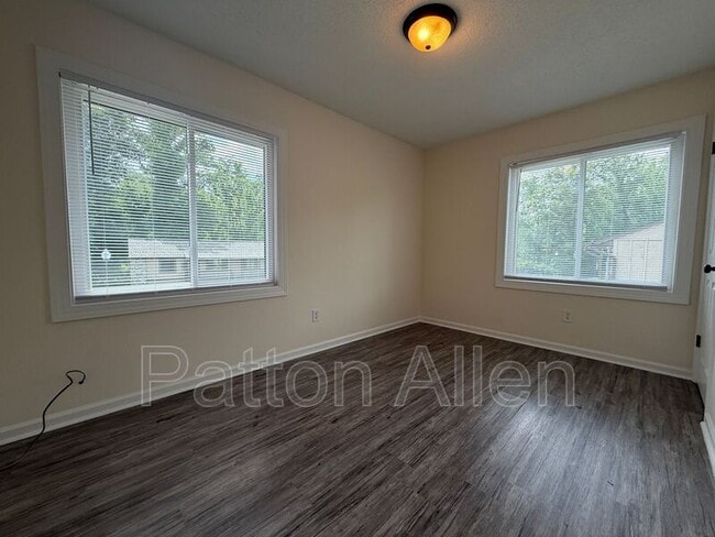 Building Photo - 28 Dawnwood Cir