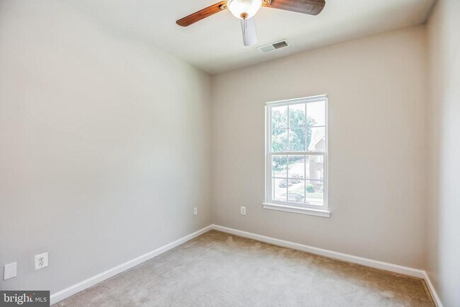 Building Photo - 8443 Clear Spring Dr