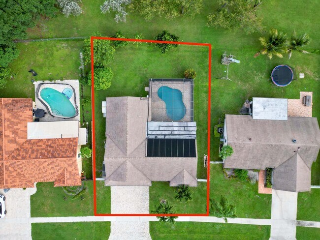 Building Photo - 19508 Hampton Dr