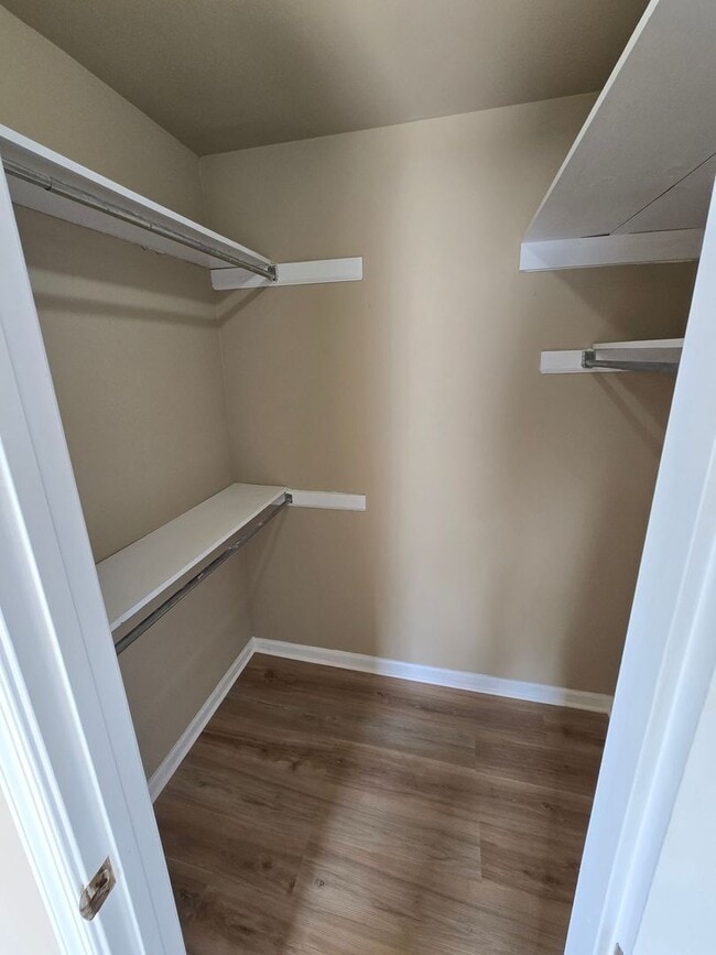 Building Photo - NEWLY REMODELED 3 bedroom house in Colonial Heights