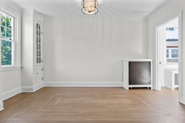 Building Photo - 1070 Whitney Ave