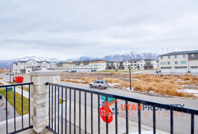 Building Photo - 421 S 960 W