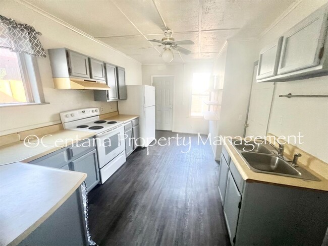 Building Photo - 648 S Colorado St