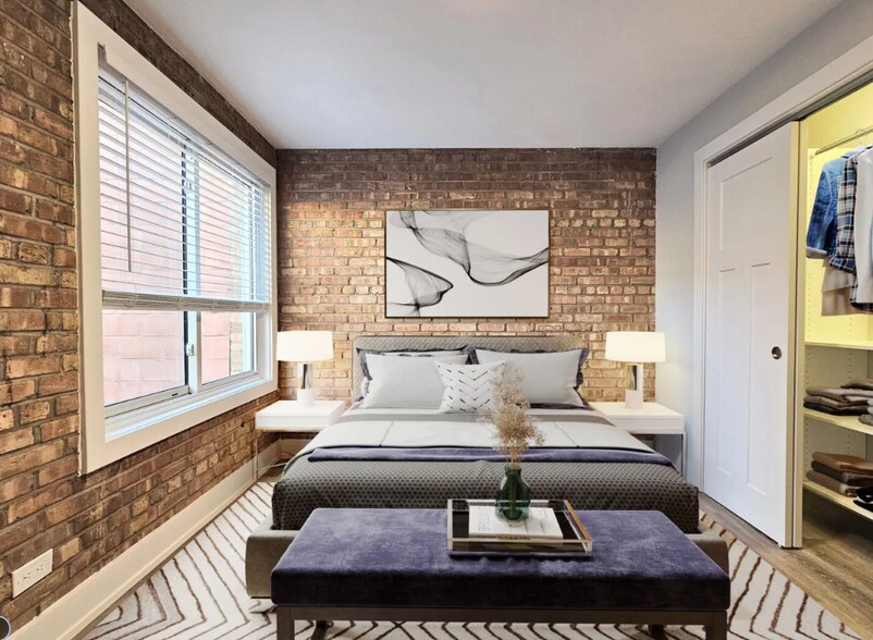 Building Photo - 1223 N La Salle Dr