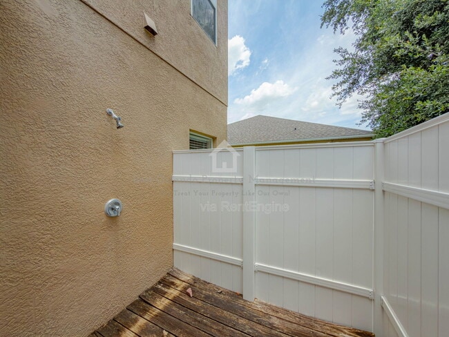 Building Photo - 5109 Legacy Oaks Dr