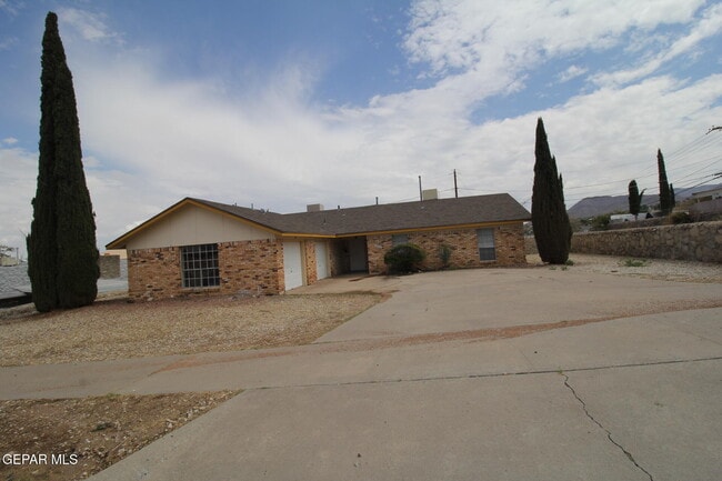 Building Photo - 3406 Moonlight Ave