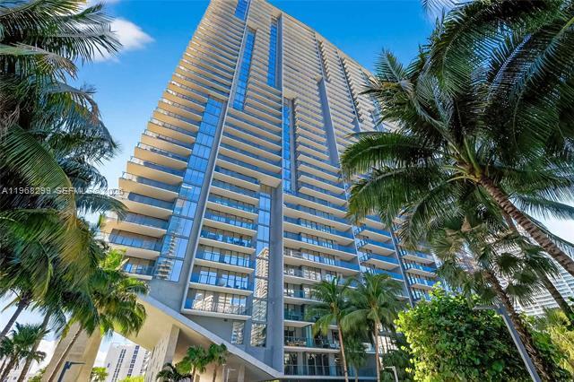 Building Photo - 88 SW 7th St