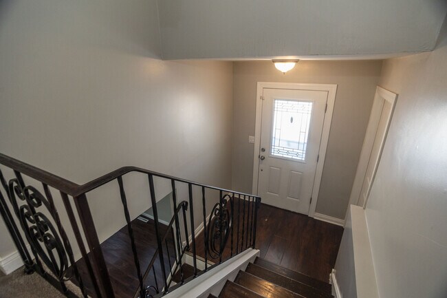 Building Photo - 382 Chappel Ave