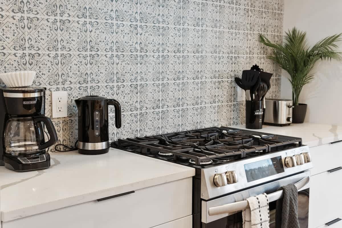 Modern Stove - 1238 Butterfield Way