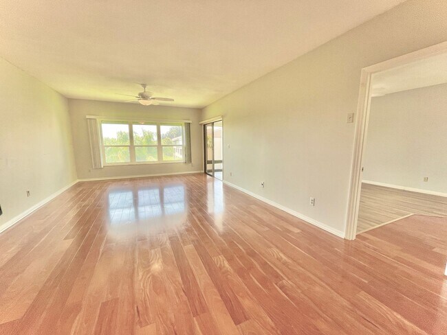 Building Photo - Application Under Review - 2 BR 2 Bath Con...